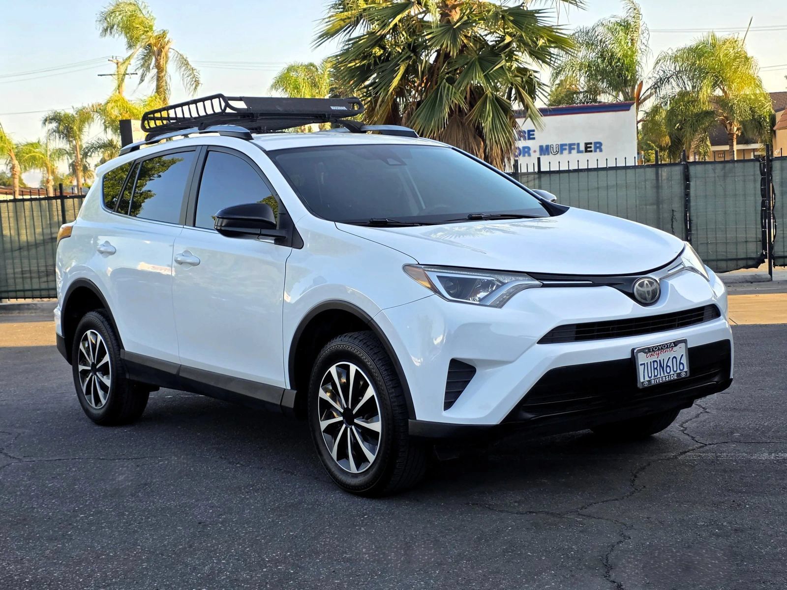 Used 2017 Toyota RAV4 LE FWD image 2