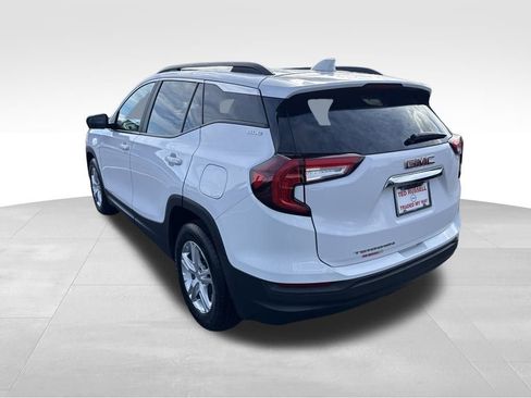 Used 2022 GMC Terrain SLE w/ Driver Convenience Package image 3