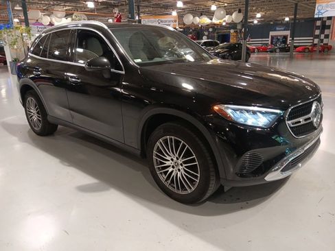 Used 2024 Mercedes-Benz GLC 300 4MATIC image 4