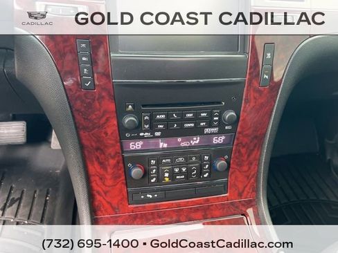 Used 2011 Cadillac Escalade ESV Luxury AWD/4WD image 23