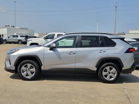 Used 2025 Toyota RAV4 XLE FWD image 6