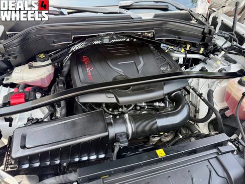 Used 2018 Alfa Romeo Stelvio AWD image 5