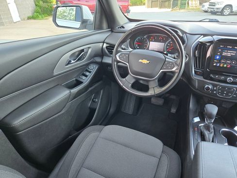 Used 2022 Chevrolet Traverse LT AWD/4WD image 9