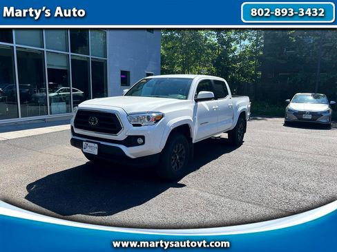 Used 2022 Toyota Tacoma SR image 1
