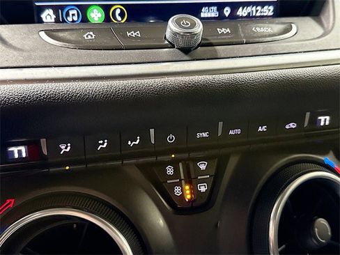 Used 2020 Chevrolet Blazer LT image 17