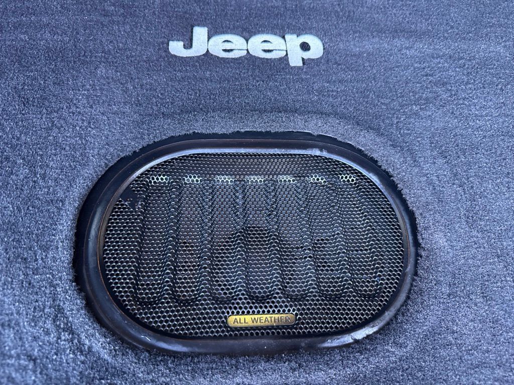 Used 2017 Jeep Wrangler Unlimited Sport AWD/4WD image 17