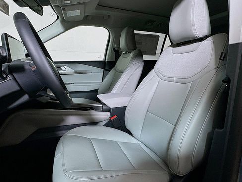 New 2026 Ford Explorer Active w/ Active Comfort Package AWD/4WD image 10