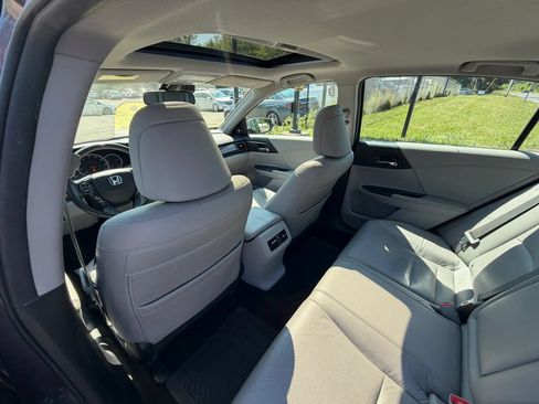 Used 2016 Honda Accord EX-L image 18