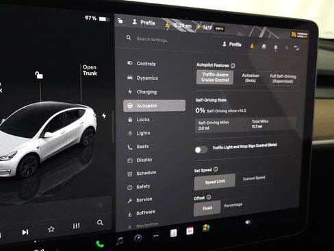 Used 2025 Tesla Model Y Long Range AWD/4WD image 21