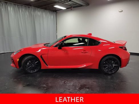 Used 2025 Toyota GR86 Premium w/ ALL Weather Mat Package (TMS) RWD image 5