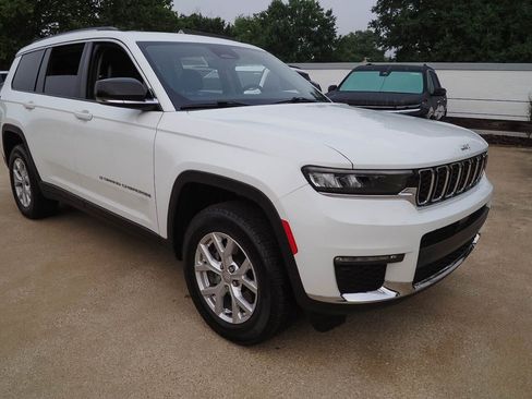 Used 2023 Jeep Grand Cherokee L Limited AWD/4WD image 4