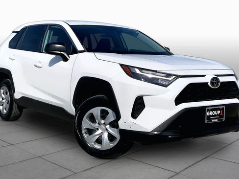 Used 2023 Toyota RAV4 LE FWD image 3