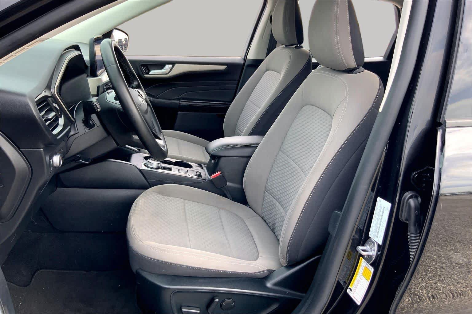 Used 2021 Ford Escape SE w/ SE Sport Appearance Package FWD image 8
