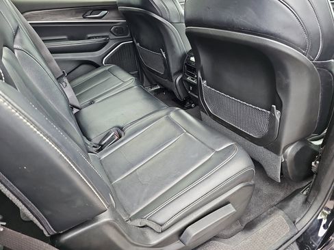 Used 2021 Jeep Grand Cherokee L Limited image 11