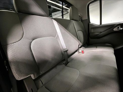Used 2017 Nissan Frontier SV image 34
