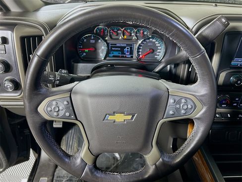 Used 2018 Chevrolet Silverado 1500 High Country image 10