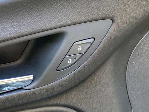 Used 2023 Chevrolet Equinox LT AWD/4WD image 12
