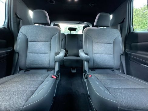 Used 2024 Chevrolet Traverse LT FWD image 34
