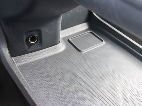 Used 2023 Toyota Sienna LE image 38