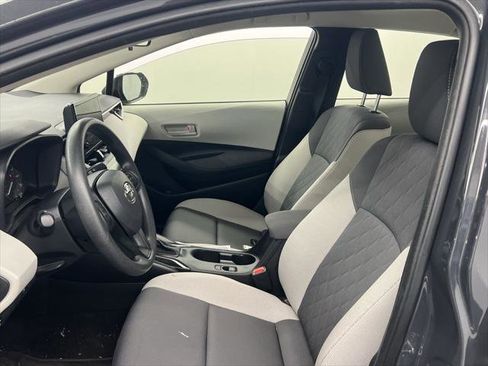 Certified 2025 Toyota Corolla LE image 9