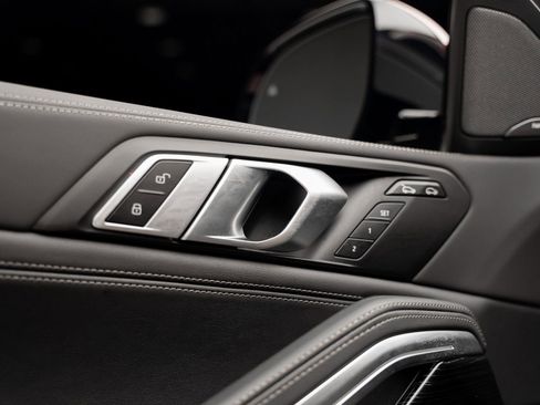 Used 2025 BMW X6 xDrive40i w/ Premium Package image 54