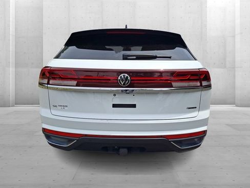 Used 2024 Volkswagen Atlas Cross Sport SE AWD/4WD image 5