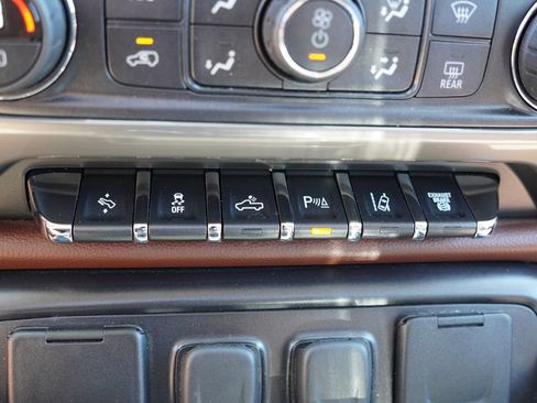 Used 2015 Chevrolet Silverado 3500 High Country w/ Duramax Plus Package AWD/4WD image 32