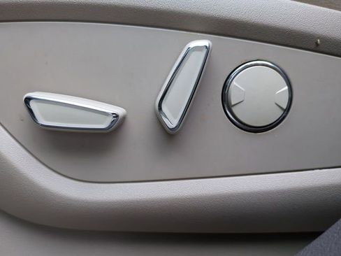 Used 2023 Lincoln Nautilus FWD image 20