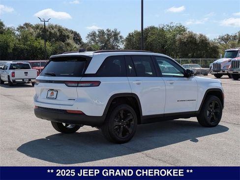New 2025 Jeep Grand Cherokee Limited w/ Black Appearance Package image 5