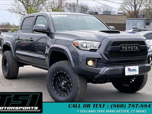 Used 2017 Toyota Tacoma TRD Sport w/ Tow Package (A/T) AWD/4WD image 1