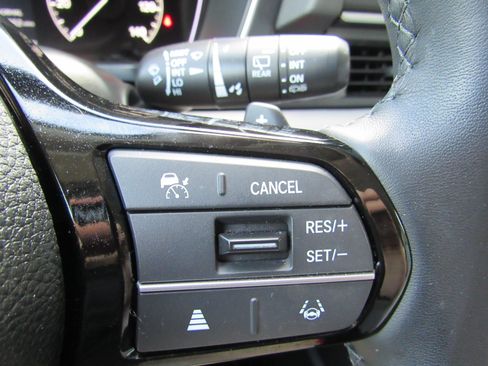 Used 2025 Honda Pilot Touring image 18