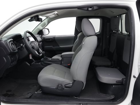 Used 2022 Toyota Tacoma SR w/ SX Package RWD image 17