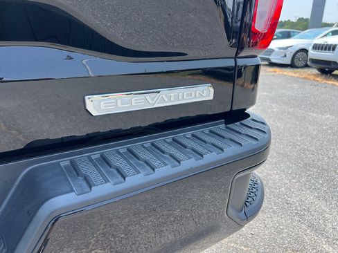 Used 2023 GMC Sierra 1500 Elevation AWD/4WD image 5
