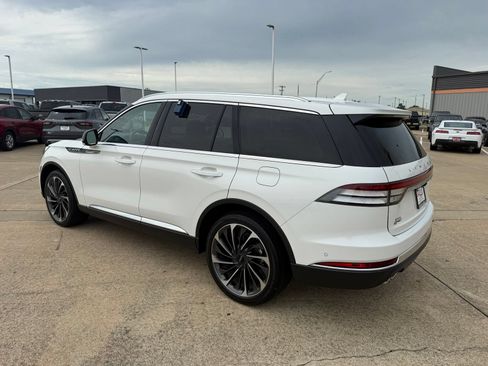 Used 2022 Lincoln Aviator Reserve w/ Equipment Group 201A AWD/4WD image 7