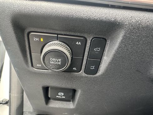 Used 2025 Ford Expedition Max Platinum w/ Driver's Package image 16