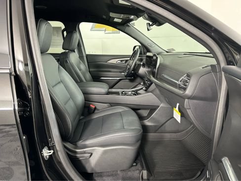 Used 2024 Chevrolet Traverse LT w/ Enhanced Driving Package image 20