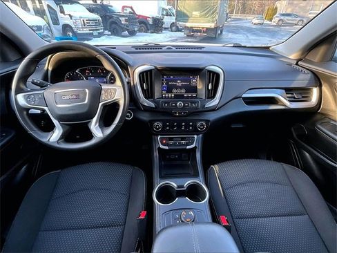 Used 2024 GMC Terrain SLE image 16
