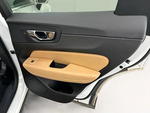 Used 2020 Volvo XC60 T6 Inscription w/ Protection Package Premier image 33