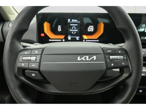 New 2025 Kia K4 image 18