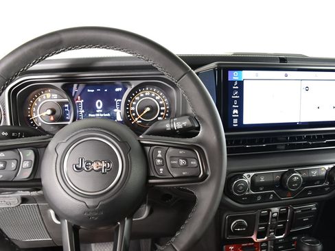 Used 2026 Jeep Gladiator Rubicon AWD/4WD image 17