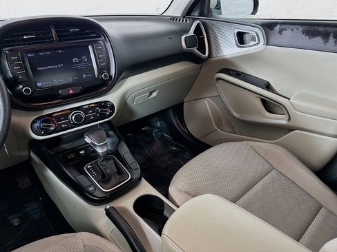 Certified 2023 Kia Soul LX image 21