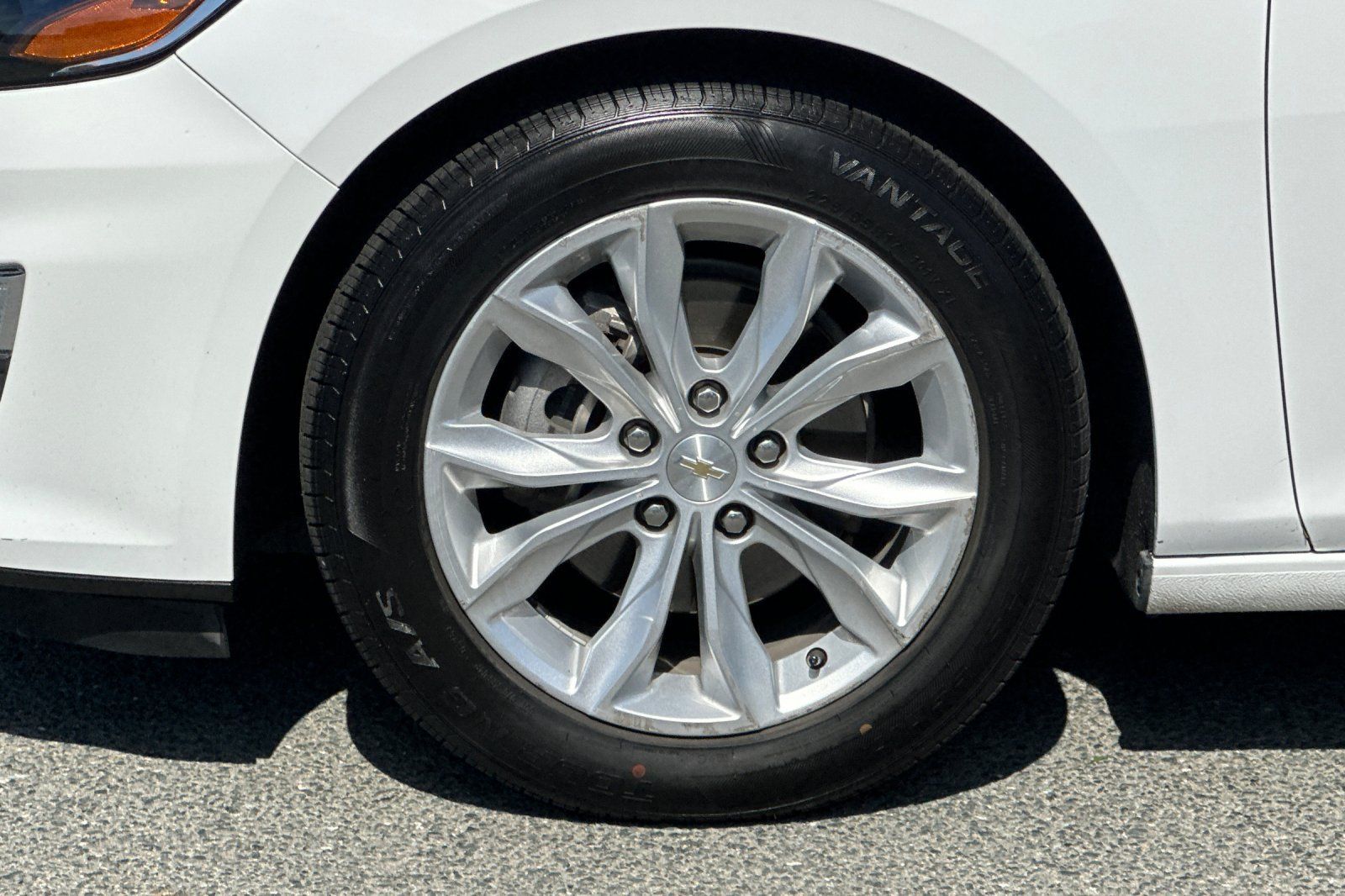 Used 2024 Chevrolet Malibu LT FWD image 25
