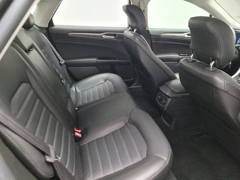 Used 2014 Ford Fusion SE w/ Equipment Group 202A FWD image 19