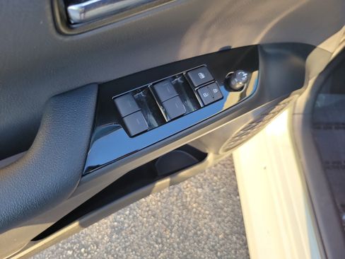 Used 2019 Toyota Prius LE image 14