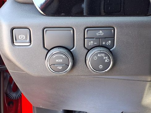 Used 2025 Chevrolet Silverado 1500 LT RWD image 18