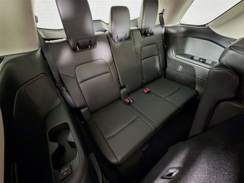 Used 2025 Nissan Pathfinder SL AWD/4WD image 26
