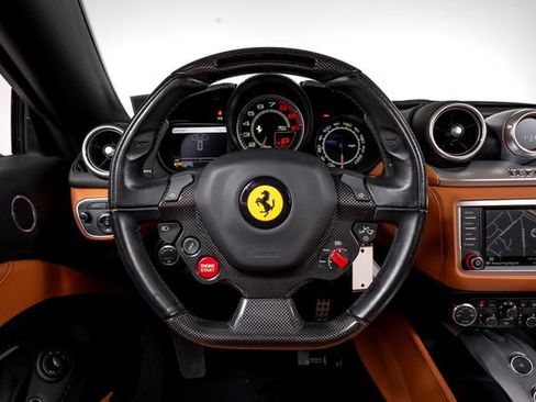 Certified 2016 Ferrari California T RWD image 6