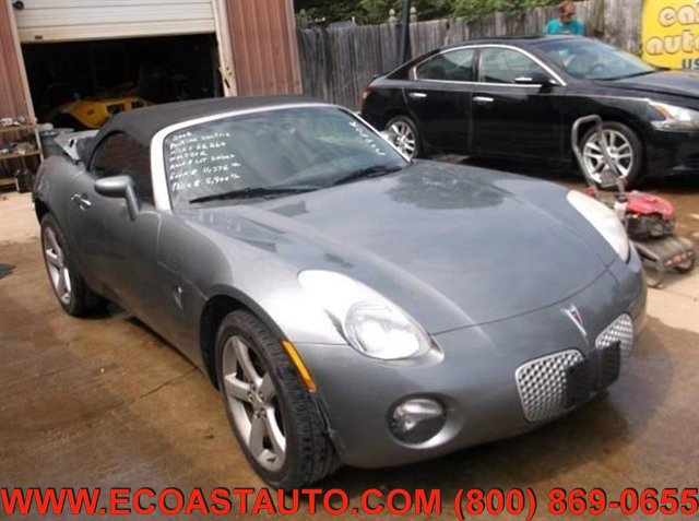Used 2006 Pontiac Solstice Convertible w/ Power Package RWD image 1
