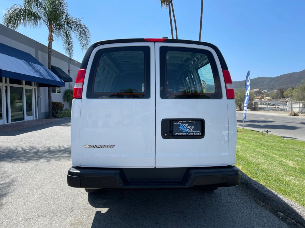 Used 2022 Chevrolet Express 2500 w/ Driver Convenience Package RWD image 6