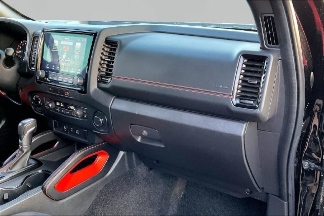 Used 2024 Nissan Frontier PRO-4X w/ Technology Package AWD/4WD image 18